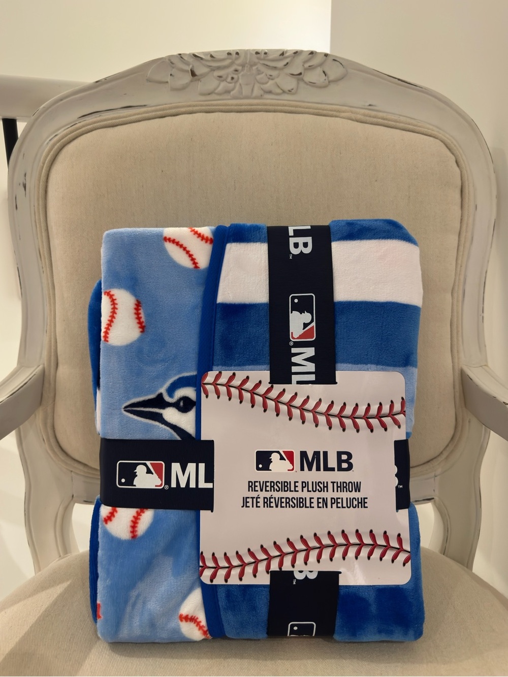 NWT Official Major Leauge Baseball Soft Plush Toronto Blue Jays Throw 50” x 60”